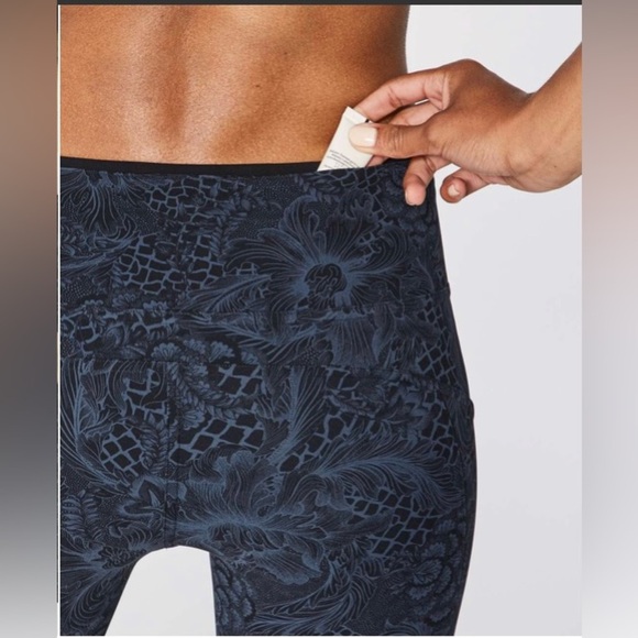 Lululemon Run On Tight (25")in Nouveau Mach Blue Black Leggings Size 6 - Picture 7 of 10